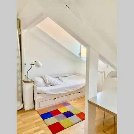 Studio On The Attic 3min From The Sea & Main Street *