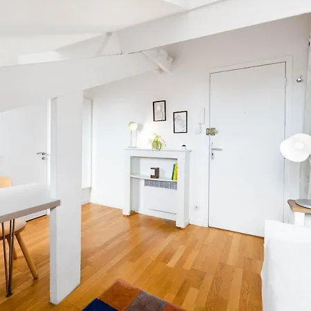 아파트 Studio On The Attic 3min From The Sea & Main Street 니스